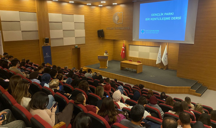 Prof. Dr. Zeynep Uludağ tarafından “Gençlik Parkı: Bir Kentlileşme Dersi” başlıklı sunum gerçekleştirildi.